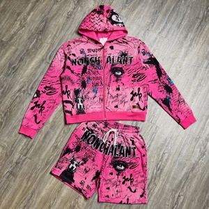 Ensemble survêtement streetwear personnalisé pour homme : sweat à capuche zippé et short en polaire avec imprimé lettrage gothique haute densité – Fournisseur - Product Image 1