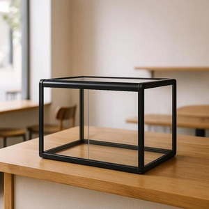 Moderna caja expositora de vidrio con marco de metal negro para almacenamiento en el escritorio - Product Image 1