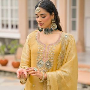 Ensemble haut et palazzo en satin brodé de perles, avec dupatta brodée de créateur assortie, pour tenue de soirée, vente en gros par Royal Exports - Product Image 5