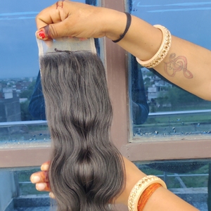 Cheveux indiens naturels 100% non traités, couleur noire, cuticules alignées, lisses, ondulés profonds, Remy, avec closure 4x4 et full lace pour femmes - Product Image 5