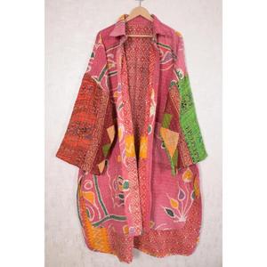 Chaqueta Kantha Hecha a Mano, Estilo Vintage, Abrigo de Algodón Indio con Parches para Mujer, Estilo Bohemio Único - Product Image 2