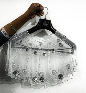 Cape en résille blanche brodée pour femme, poncho élégant en maille transparente pour soirée, style ethnique. - Product Image 3