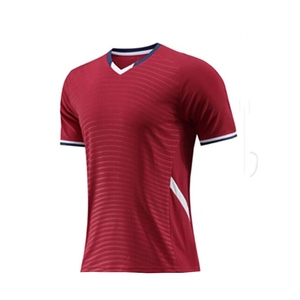 Maillot de football athlétique respirant avec logo d'équipe personnalisé, tissu anti-humidité pour les séances d'entraînement - Product Image 1