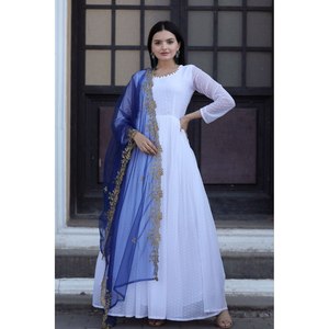 Robe de créateur XL et ensemble Dupatta avec broderie Zari - Product Image 3