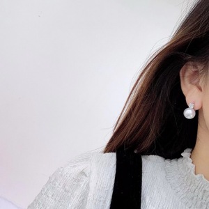 Boucles d'oreilles en argent pur importé avec des perles blanches naturelles de 8,5 à 9 mm, parfaitement réelles, incrustées de beauté parfaite - Product Image 4