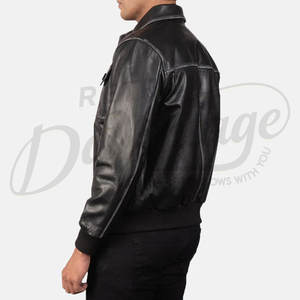 Veste en cuir véritable noire pour homme, effet vieilli, avec deux poches à rabat boutonnées sur le devant, col chemise classique et bordure côtelée - Product Image 2