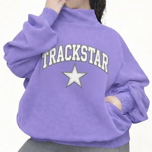 เสื้อสเวตเชิ้ตผู้หญิงสีลาเวนเดอร์ คอเต่าทรงโอเวอร์ไซส์ ปักลาย Trackstar ผ้าฟลีซหนานุ่ม - Product Image 3