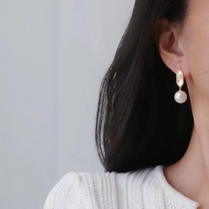 Pendientes Colgantes de Plata S925 de Buena Calidad, Diseño de Concha de Perla y Arete de 9-10 mm, Redondos, Impecables y Modernos, Joyería de Buena Calidad - Product Image 4