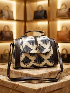 Bolso de Lona Étnico Vintage con Estampado Damasco Hecho a Mano, Tipo Satchel con Borla para Mujer - Product Image 3