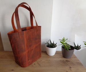 กระเป๋าถือหนังแท้สุดหรูสำหรับสุภาพสตรี พร้อมซิปปิด ปรับแต่งสีและโลโก้ได้ รุ่นใช้งานประจำวัน LTB-0229 - Product Image 1