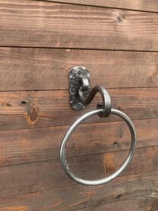 ห่วงแขวนผ้าเช็ดมือโลหะสำหรับห้องน้ำ ดีไซน์หรูหรา ผลิตจากโลหะคุณภาพสูง ทนทาน - Product Image 3