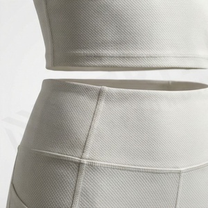 ชุดโยคะฟิตเนสสำหรับผู้หญิงไซส์ใหญ่ ชุดออกกำลังกายลำลอง กันน้ำ ลายเรียบ ใช้ในยิม ชุดกีฬา - Product Image 5