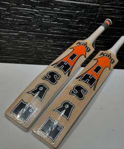 Bate de Críquet Ihsan Sports Serie Clásica Edición King, Madera de Sauce Inglesa, Duradero y Ligero, con Funda Protectora y Agarre Extra - Product Image 4