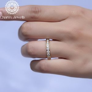 Anillo de compromiso clásico con engaste de moissanita en forma de cojín, chapado en oro rosa de 18 quilates sobre plata, para mujer, de Charm Jewells - Product Image 1