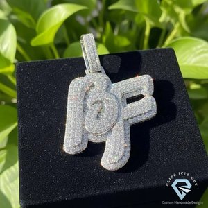 Colgante de Letra Personalizado con Incrustaciones de Moissanita, Chapado en Oro sobre Plata 925, Corte Brillante Redondo, Joyería Hip Hop - Product Image 3