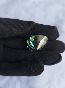 มอสซาไนต์ทรงสี่เหลี่ยมสีน้ำเงินขนาด 36.80 กะรัต แบบคุชชั่นคัท ทำด้วยมือ ความใสระดับ VVS สำหรับทำเครื่องประดับ - Product Image 2