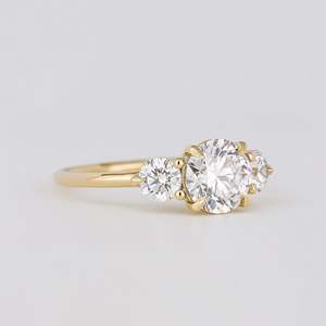 Anillo de Compromiso de Oro Sólido 14K 18K Personalizado con Tres Diamantes Cultivados en Laboratorio Certificados por IGI, Anillo de Boda con Diamante de Corte Redondo, Joyería Fina - Product Image 5