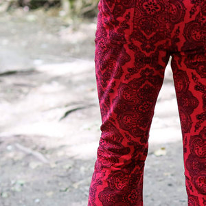 Pantalon évasé pour homme, imprimé floral rouge, taille élastique, vêtements décontractés, 100% coton, style estival - Product Image 4