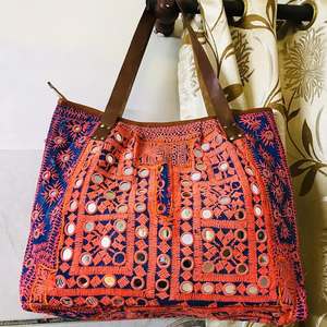 Sac fourre-tout vintage Banjara fait main pour femmes, motif léopard, coton écologique, longue bandoulière, sac de shopping - Product Image 2