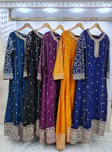 Maxi Premium Importado de Seda Natural con una textura subtil y lujosa. - Product Image 6