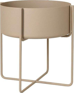 Maceta decorativa de metal con acabado dorado, forjada a mano en Moradabad para ofrecer una elegancia discreta y un encanto metálico clásico. - Product Image 5