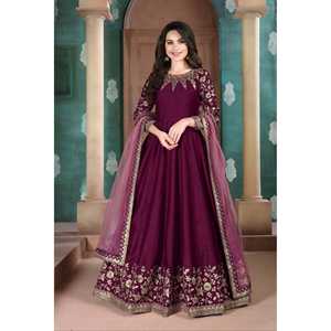 Robe Anarkali de créateur avec bas et dupatta pour les occasions spéciales - Vêtements indiens et pakistanais - Product Image 5