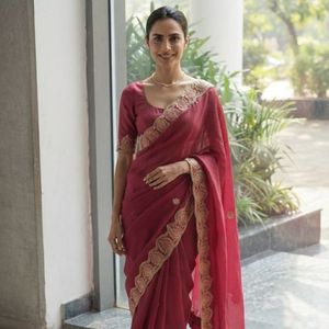 Hermoso Sari de Chifón con Bordado y Borde de Encaje, con Blusa de Diseñador, Precio al por Mayor por Royal Export - Product Image 2
