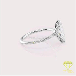 Anillo de compromiso de moissanita con corte marquesa en oro amarillo con banda pavé, anillo de promesa nupcial clásico solitario - Product Image 4