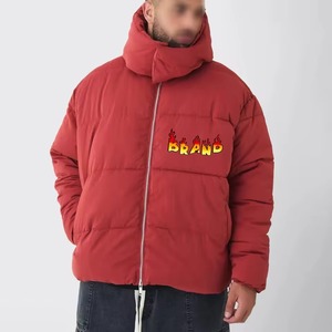 Blouson d'hiver chaud pour homme de haute qualité, personnalisé, à capuche, en toile, avec fermeture éclair sur le devant, motif tendance, tissage sans couture, longueur standard - Product Image 1