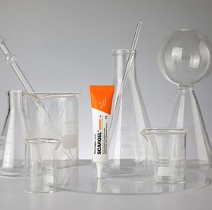 Productos para el cuidado de la piel Dermagen Scargel con ingredientes químicos efectivos - Product Image 2