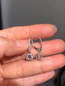 Pendientes de Diamantes Cultivados en Laboratorio de 2.18 Quilates de Peso Total, Corte Redondo, en Oro Sólido de 14K, Regalo de Lujo Minimalista Cristiano para Mujer - Product Image 2