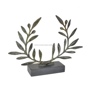 Base Moderna de Mármol con Soporte Metálico para Exhibición de Esculturas Decorativas, Trofeos y Figuras - Diseño Ecológico y Duradero para Jardín Exterior - Product Image 4