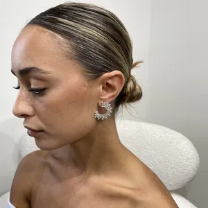 Boucles d'oreilles en diamants de laboratoire taille marquise et poire de 8,34 carats E-F VS1 en or blanc 14 carats, bijoux de luxe - Product Image 3