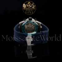 Montre de luxe décontractée avec chronographe analogique en verre de quartz moissanite glacé, bracelet en acier inoxydable, fermoir papillon et incrustation de diamants noirs