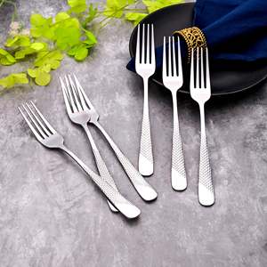 Ensemble de 6 mini-fourchettes élégantes en métal argenté avec manche en acier inoxydable pour dîner, fruits, aliments et vaisselle, pour la maison et la restauration - Product Image 2