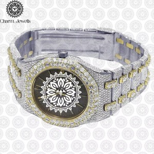 Montre en diamant moissanite très demandée pour les occasions professionnelles, décontractées, les fêtes, les mariages et le port quotidien de luxe, disponible à la vente - Product Image 5