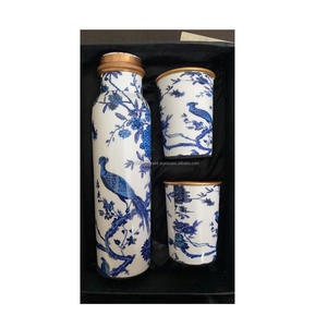 Bouteille en cuivre de haute qualité avec 2 verres boîte-cadeau Standard emballée en gros vente chaude abeille en relief conception Yoga bouteille d'eau - Product Image 3