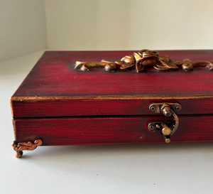 Boîte décorative en bois massif de qualité supérieure, design vintage bordeaux, accent rose, coffre au trésor, boîte de rangement artisanale - Product Image 4