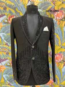 เสื้อโค้ทผ้าคลุมไหล่ลายดอกไม้สามมิติสีดำ รุ่น Lachka Tuxedo Blazer Shadow Petal สำหรับงานพรมแดงสไตล์โมเดิร์น - Product Image 4
