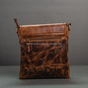 LW Custom 2024 Fashion Sac à bandoulière en cuir de vachette Sac de messager unisexe fabriqué à la main avec bouton de verrouillage Décoration Motif géométrique - Product Image 2