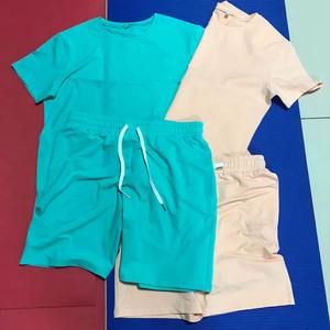 Ensemble d'été deux pièces pour homme Streetwear avec logo personnalisé, teinture par pulvérisation, short et t-shirt délavés à l'acide - Product Image 2