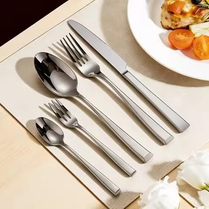 Ensemble de couverts en métal contemporain, vaisselle en acier inoxydable pour la maison et la restauration - Product Image 1