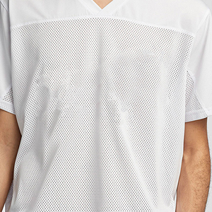 เสื้อยืดตาข่ายคอวีทรงโอเวอร์ไซส์สำหรับผู้ชาย พิมพ์โลโก้ตามสั่ง ปี 2026 แขนสั้น ระบายอากาศ แห้งเร็ว สไตล์ฮิปฮอป เหมาะสำหรับฝึกซ้อมบาสเกตบอล - Product Image 2