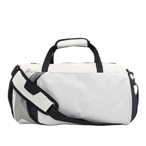 Sac de sport en polyester gris clair avec fermeture éclair et compartiment à chaussures pour l'exercice et le fitness - Product Image 6