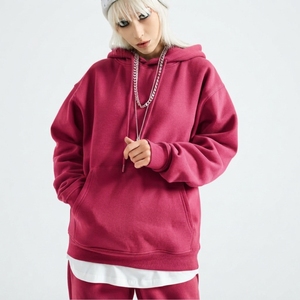 Pull à capuche noir pour femme, 100% coton molletonné, manches longues, streetwear décontracté, écologique, logo personnalisé sur le devant - Product Image 2