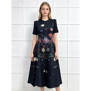 Vestido de noche formal de satén para mujer, con cuello redondo, corte en A, largo hasta el suelo, modesto, con estampado de palmeras, manga casquillo y ribete de piel - Product Image 4