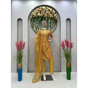 Conjunto de traje de fiesta para mujer con hilo y secuencia de trabajo superior-inferior y Dupatta para un aspecto elegante - Product Image 4