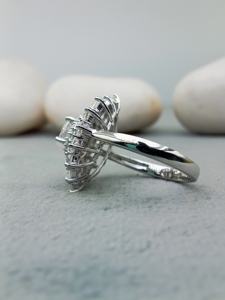 แหวนแต่งงานทรงเจ้าหญิงทันสมัยจาก D'VINS JEWELS ประดับเพชรทรงบริลเลียนต์สี D ขาว โรสโกลด์ พร้อมใบรับรอง - Product Image 5