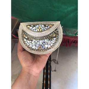 กระเป๋าคลัทช์เงินโบราณทำมือสำหรับผู้หญิง พร้อมคริสตัล ดีไซน์หรูหรา - Product Image 5