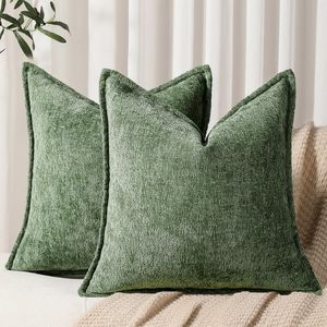 Fodere per cuscini decorativi natalizi verde foresta, confezione da 2, 45x45 cm, morbide e accoglienti in ciniglia, stile vintage, per divano - Product Image 1